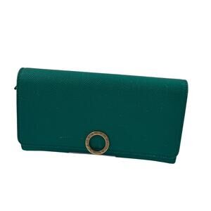 BLGW41: BVLGARI Leather Wallet – Emerald Green with Signature Ring Detail